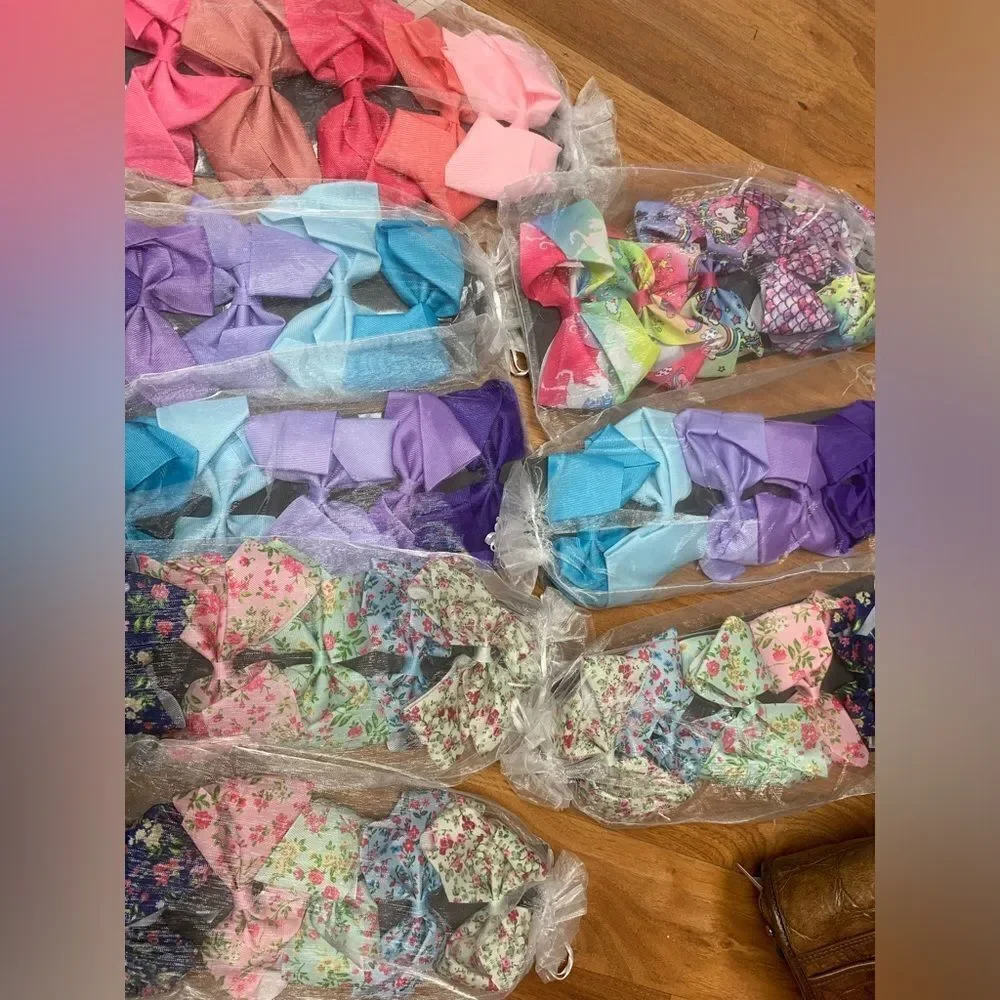 Lot of 40 hair bows